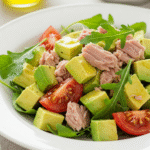 ensalada de atún con aguacate