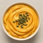 Crema de Calabaza con Semillas de Calabaza Tostadas y un Toque de Jengibre