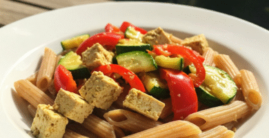 Pasta Integral con Verduras y Tofu